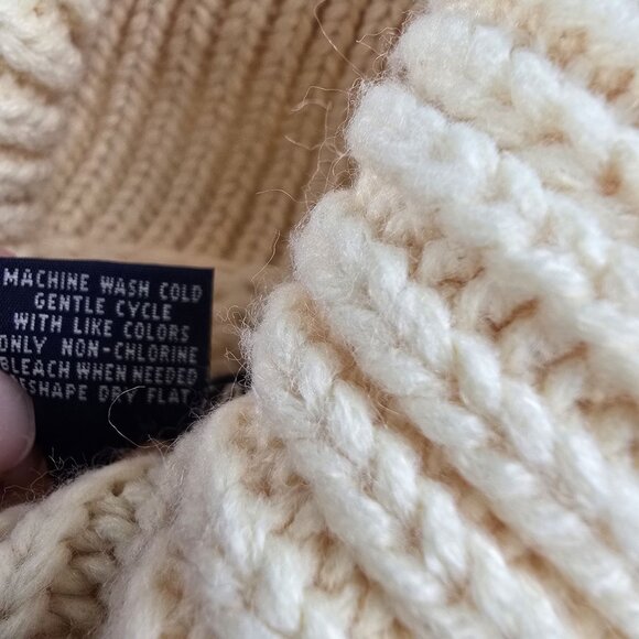 Aeropostale Womens Cream Turtleneck Sweater Size M Acrylic Knit Casual Soft Warm - Picture 5 of 7